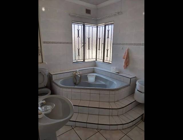 4 BEDROOM HOUSE FOR SALE IN KATLEHONG SOUTH